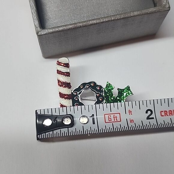 Joy Christmas Brooch Pin GLITTER candy Cane Wreath - Picture 2 of 3